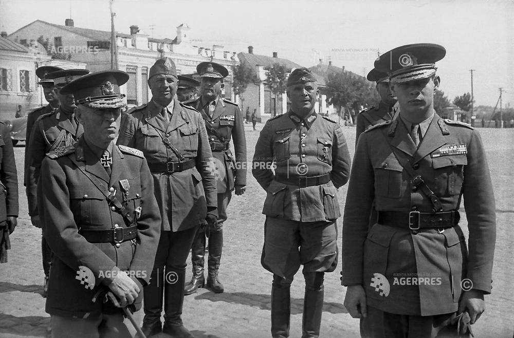  Встреча короля Михая и маршала Антонеску   2